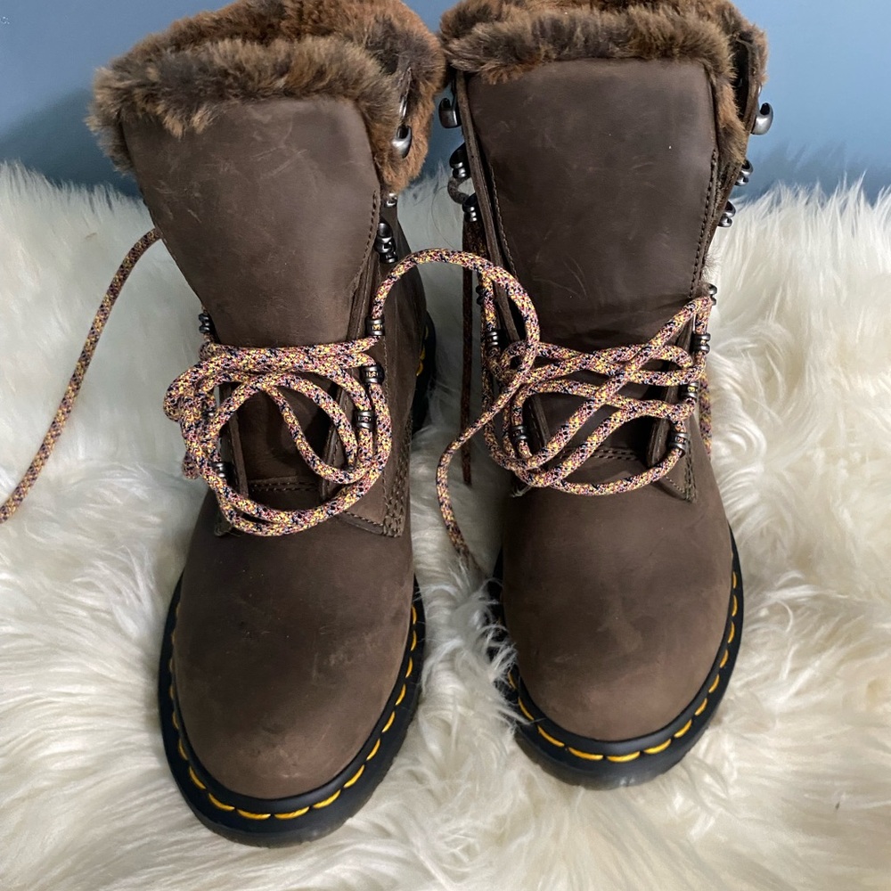 De martes womens size 7 Brown Fur-Lined Women's Boots